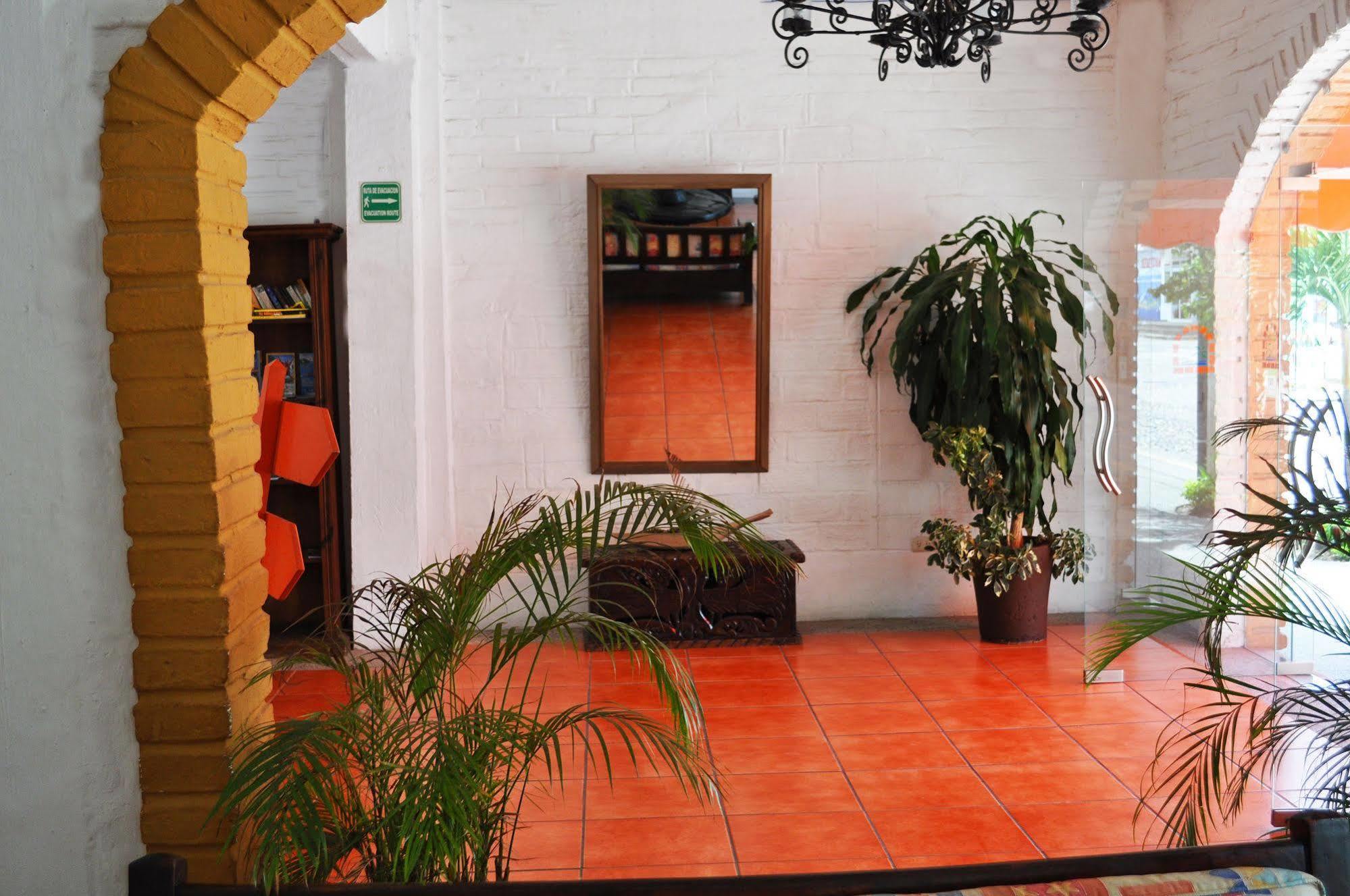 Hotel Hacienda De Vallarta Centro Puerto Vallarta Buitenkant foto